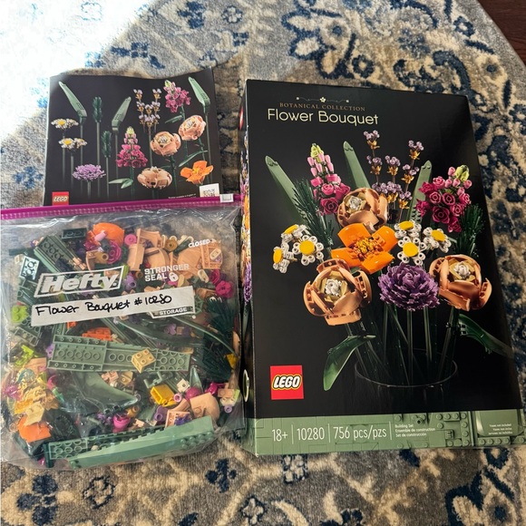 Lego Flower Bouquet 10280 Sunflowers 40524 and Daffodils 40646 Lot - Picture 7 of 8